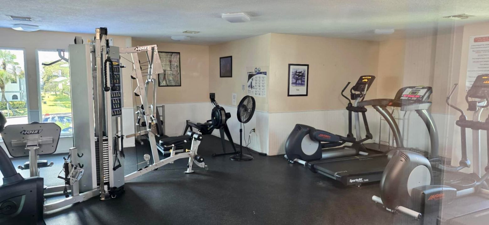 For Sale: $337,000 (2 beds, 2 baths, 1014 Square Feet)