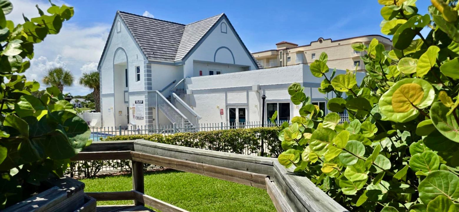 For Sale: $337,000 (2 beds, 2 baths, 1014 Square Feet)