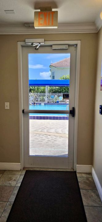 For Sale: $337,000 (2 beds, 2 baths, 1014 Square Feet)