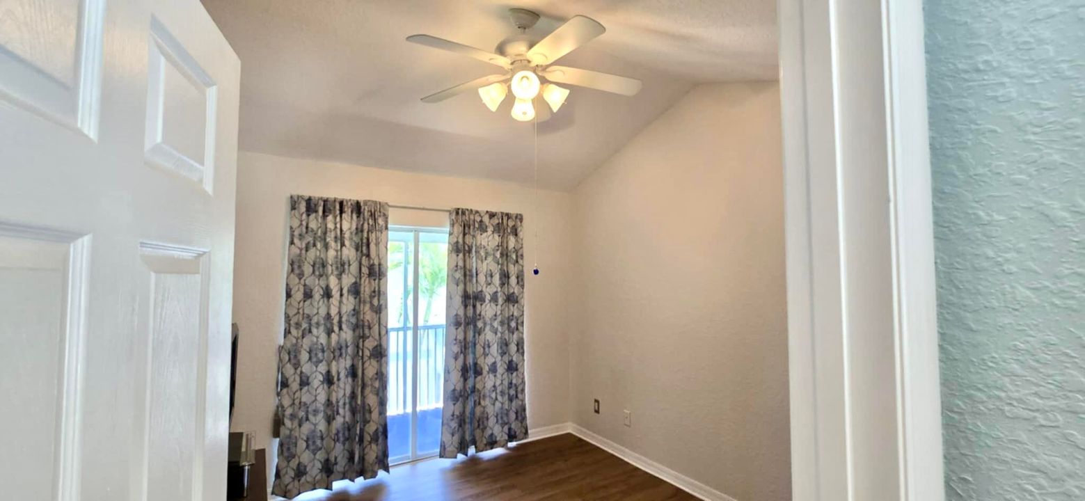 For Sale: $337,000 (2 beds, 2 baths, 1014 Square Feet)