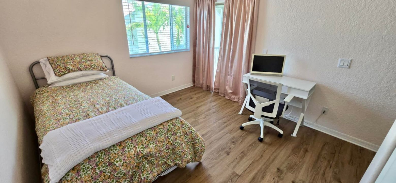 For Sale: $337,000 (2 beds, 2 baths, 1014 Square Feet)