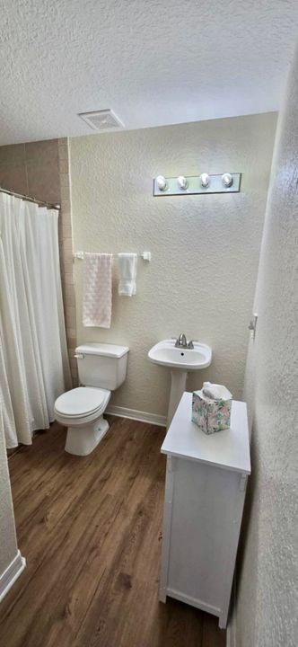 For Sale: $337,000 (2 beds, 2 baths, 1014 Square Feet)