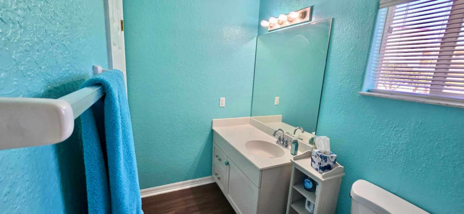 For Sale: $337,000 (2 beds, 2 baths, 1014 Square Feet)