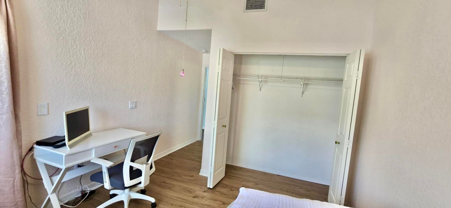 For Sale: $337,000 (2 beds, 2 baths, 1014 Square Feet)