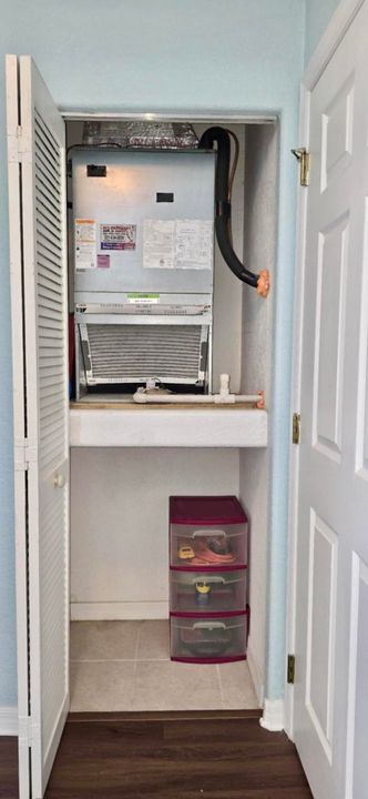 For Sale: $337,000 (2 beds, 2 baths, 1014 Square Feet)