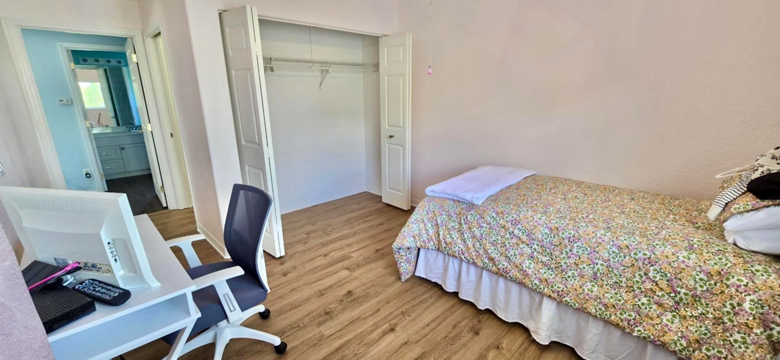 For Sale: $337,000 (2 beds, 2 baths, 1014 Square Feet)