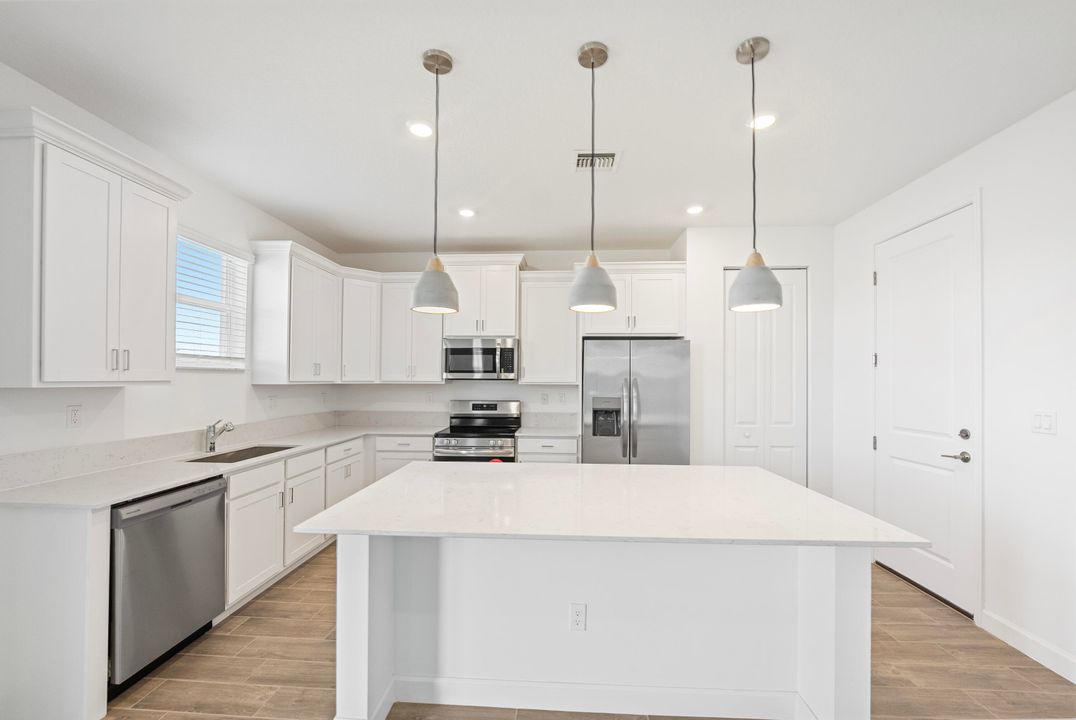 For Rent: $3,500 (4 beds, 2 baths, 2583 Square Feet)