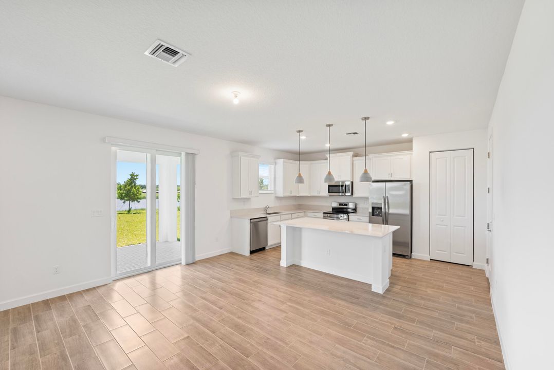 For Rent: $3,500 (4 beds, 2 baths, 2583 Square Feet)