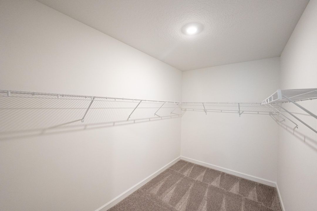 For Rent: $3,500 (4 beds, 2 baths, 2583 Square Feet)