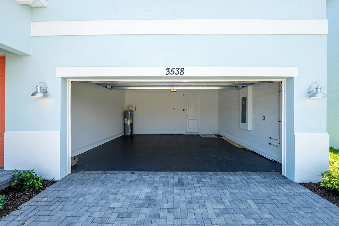 For Rent: $3,500 (4 beds, 2 baths, 2583 Square Feet)