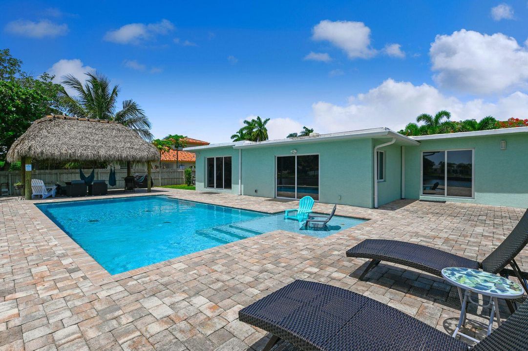 待售: $1,099,999 (3 贝兹, 2 浴室, 2071 平方英尺)