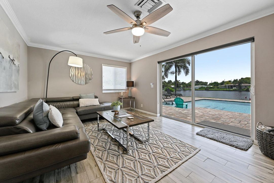 待售: $1,099,999 (3 贝兹, 2 浴室, 2071 平方英尺)