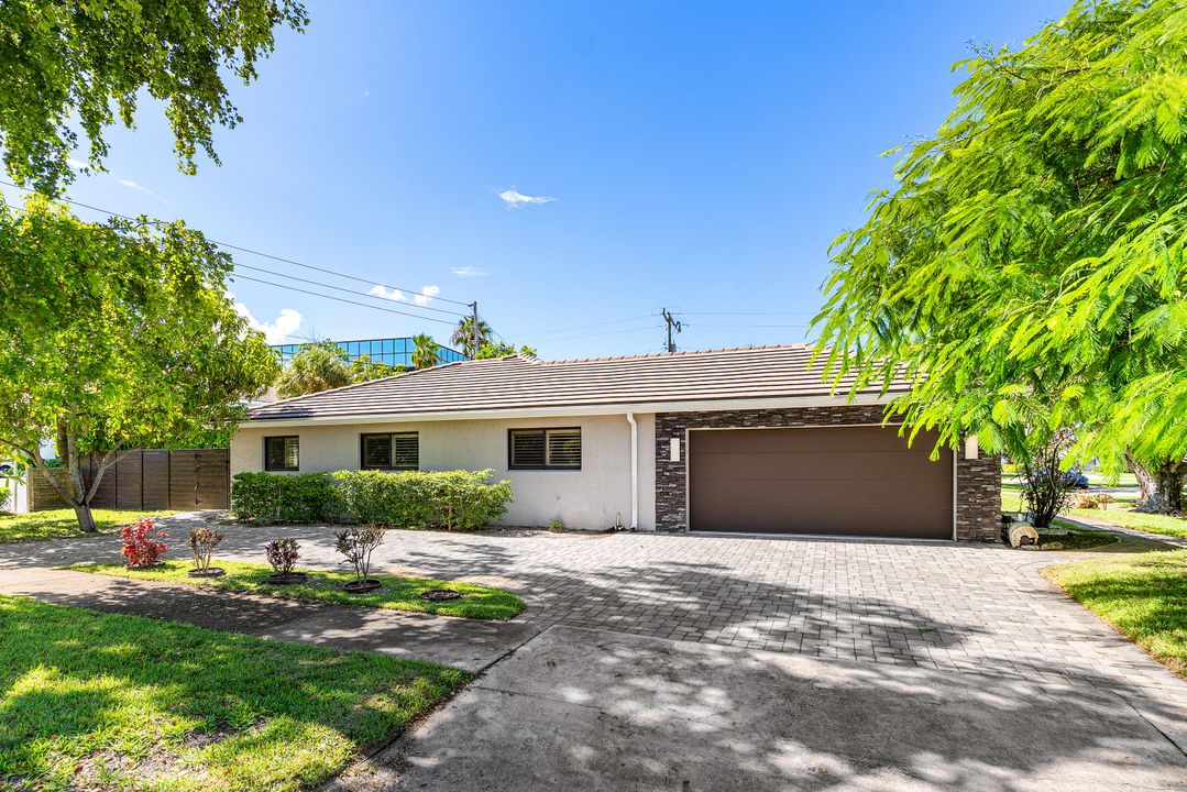 For Sale: $1,489,000 (4 beds, 3 baths, 2484 Square Feet)