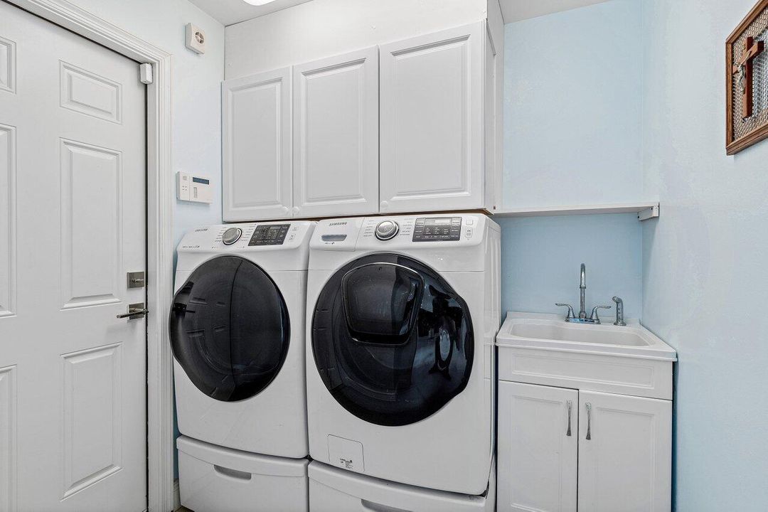 For Sale: $1,489,000 (4 beds, 3 baths, 2484 Square Feet)