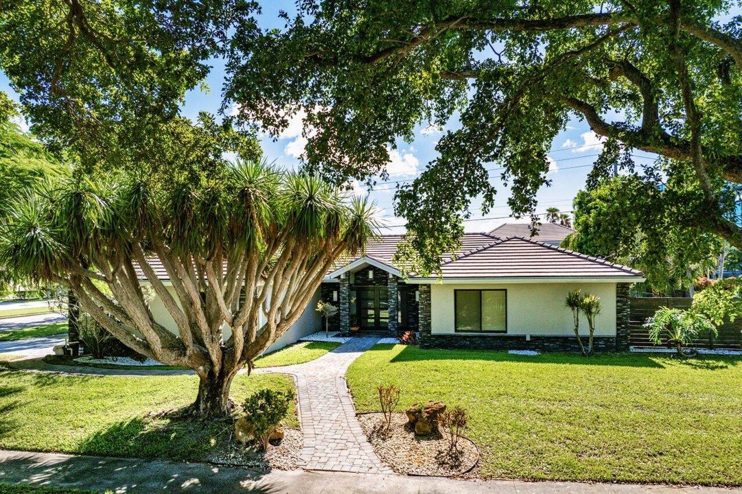 For Sale: $1,489,000 (4 beds, 3 baths, 2484 Square Feet)