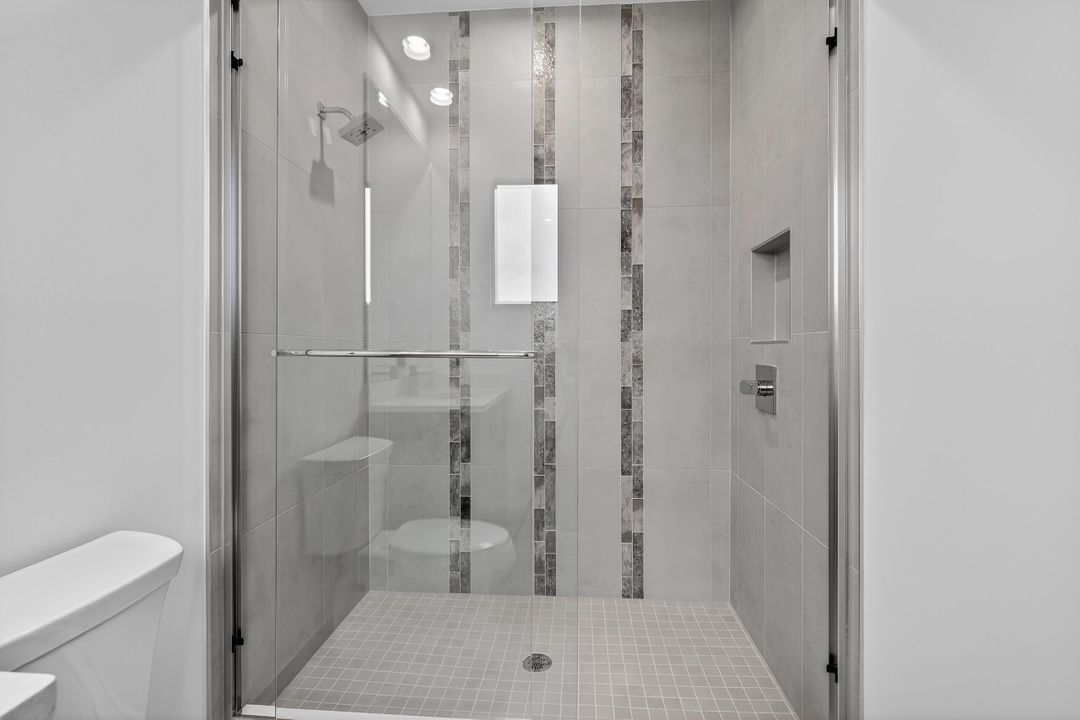 На продажу: $2,895,000 (5 спален, 5 ванн, 5815 Квадратных фут)