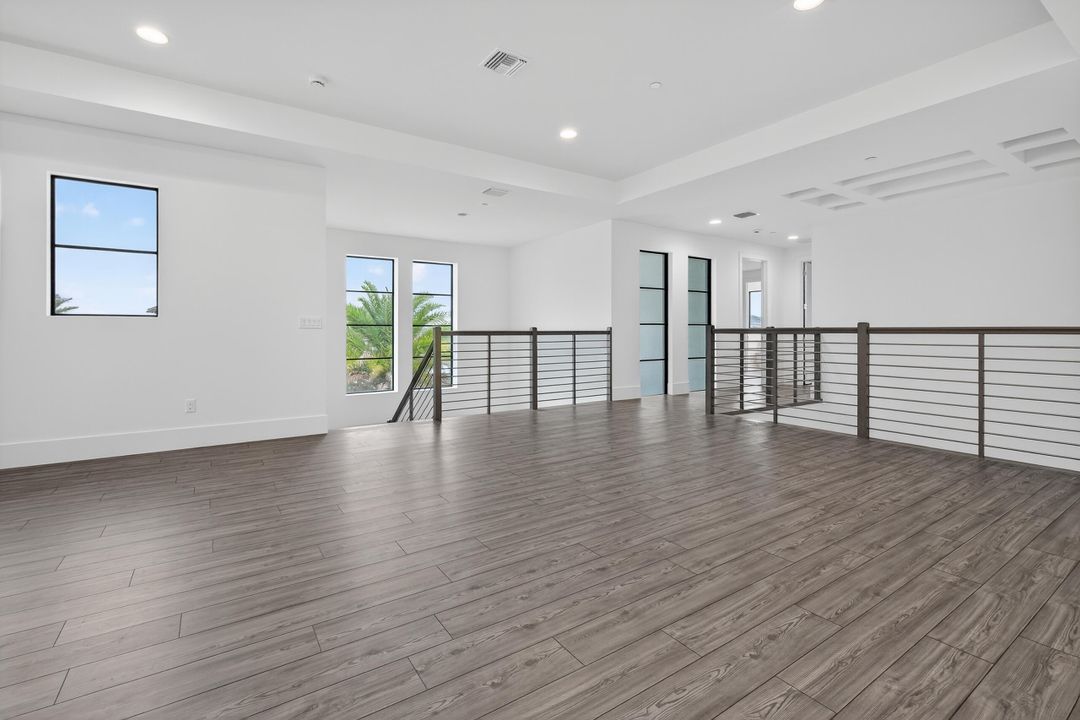 На продажу: $2,895,000 (5 спален, 5 ванн, 5815 Квадратных фут)