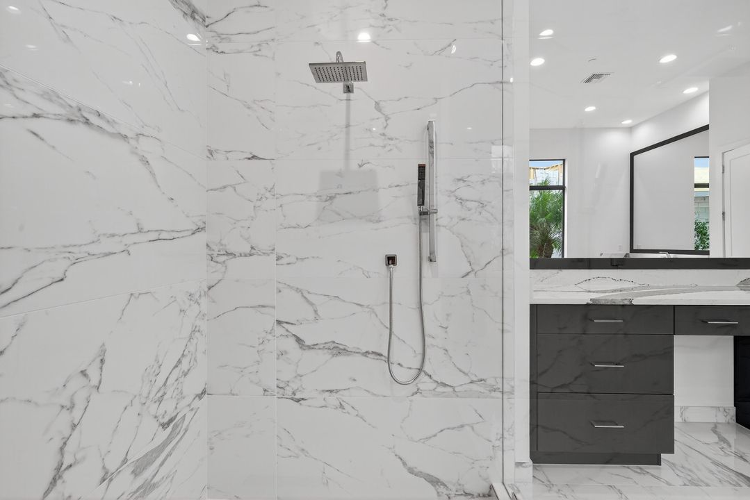 На продажу: $2,895,000 (5 спален, 5 ванн, 5815 Квадратных фут)