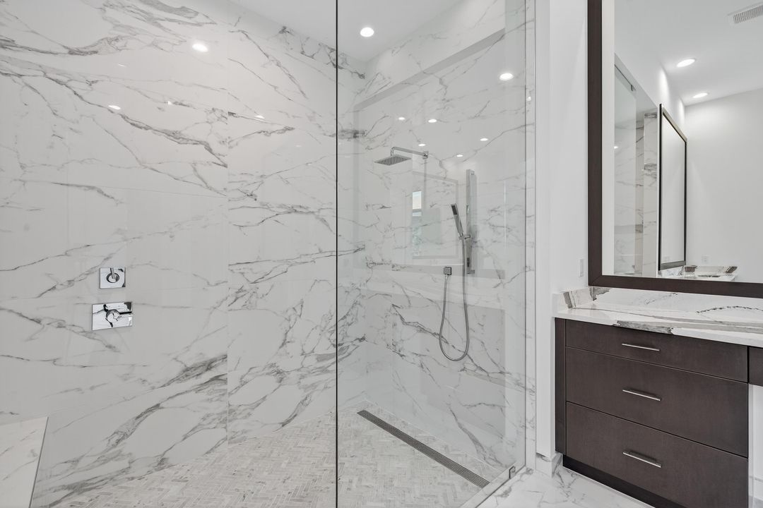 На продажу: $2,895,000 (5 спален, 5 ванн, 5815 Квадратных фут)