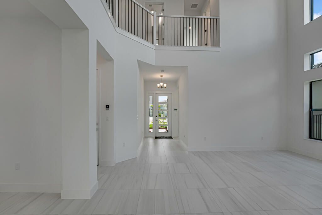 Под контрактом: $1,499,900 (5 спален, 7 ванн, 4267 Квадратных фут)