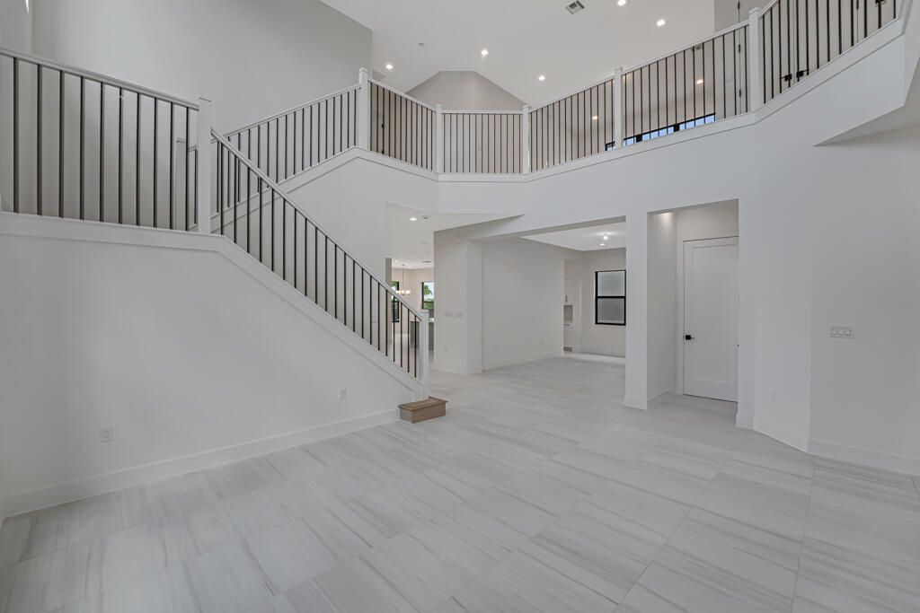 Под контрактом: $1,499,900 (5 спален, 7 ванн, 4267 Квадратных фут)