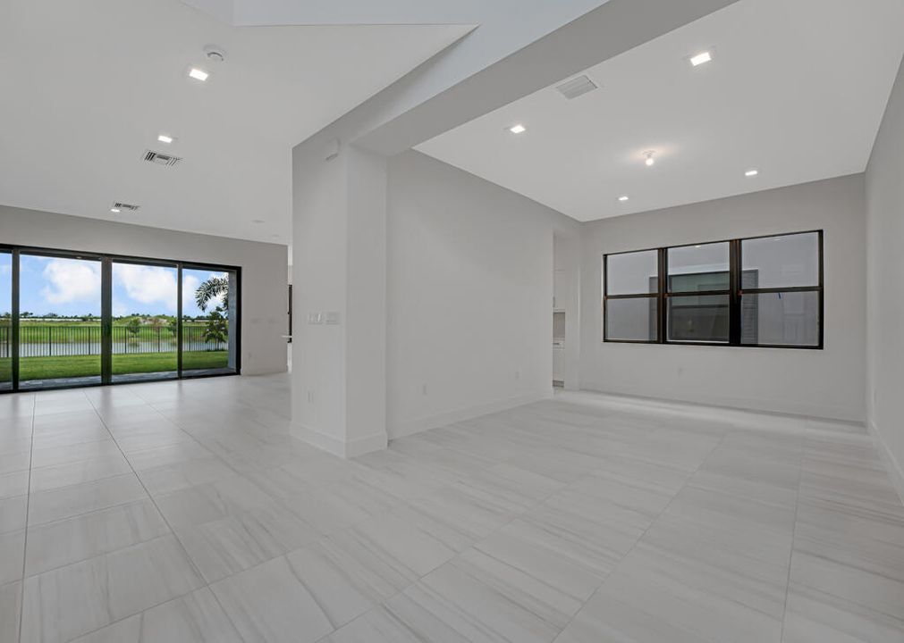 Под контрактом: $1,499,900 (5 спален, 7 ванн, 4267 Квадратных фут)