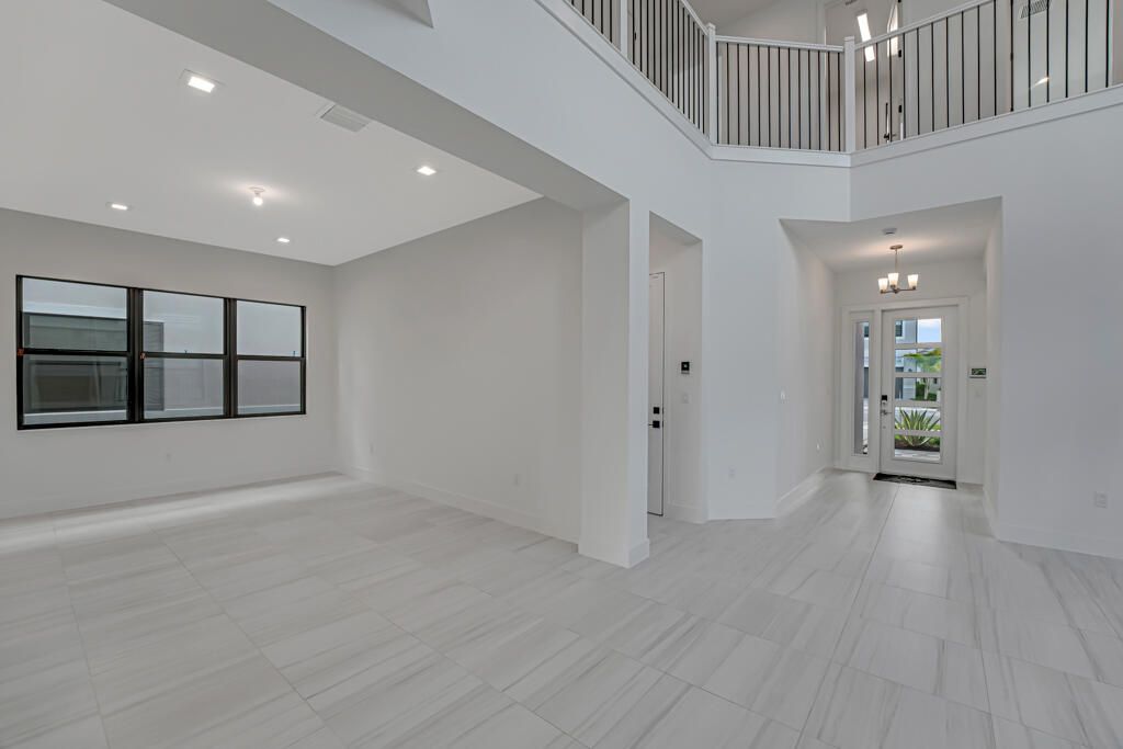 Под контрактом: $1,499,900 (5 спален, 7 ванн, 4267 Квадратных фут)