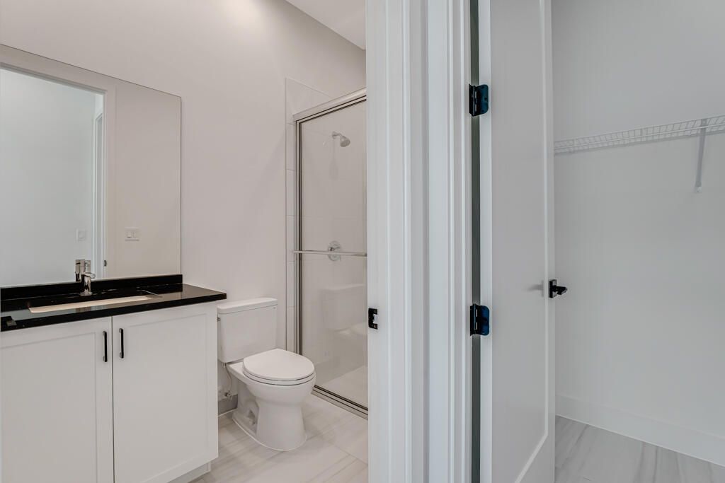 Под контрактом: $1,499,900 (5 спален, 7 ванн, 4267 Квадратных фут)