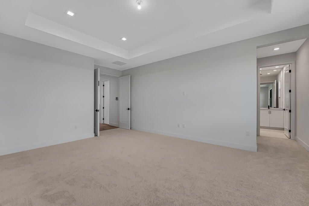 Под контрактом: $1,499,900 (5 спален, 7 ванн, 4267 Квадратных фут)