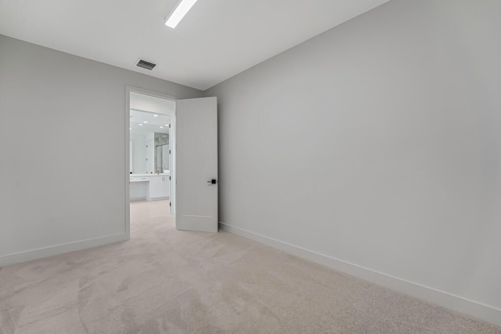 Под контрактом: $1,499,900 (5 спален, 7 ванн, 4267 Квадратных фут)