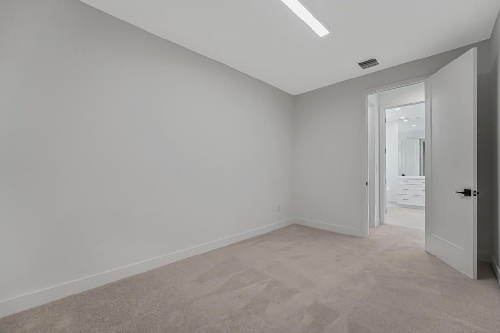 Под контрактом: $1,499,900 (5 спален, 7 ванн, 4267 Квадратных фут)