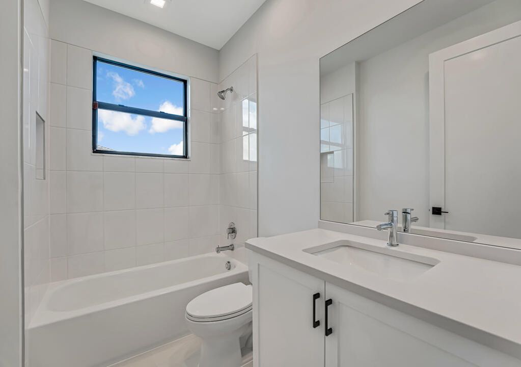 Под контрактом: $1,499,900 (5 спален, 7 ванн, 4267 Квадратных фут)