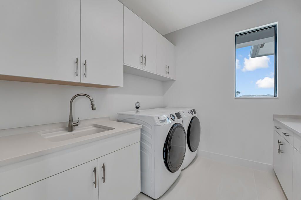 Под контрактом: $1,499,900 (5 спален, 7 ванн, 4267 Квадратных фут)