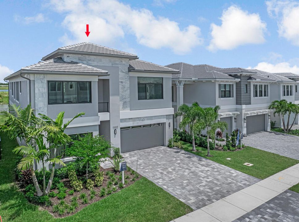 Под контрактом: $1,499,900 (5 спален, 7 ванн, 4267 Квадратных фут)