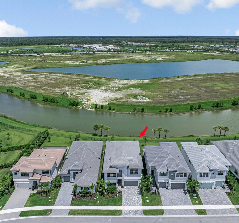 Под контрактом: $1,499,900 (5 спален, 7 ванн, 4267 Квадратных фут)