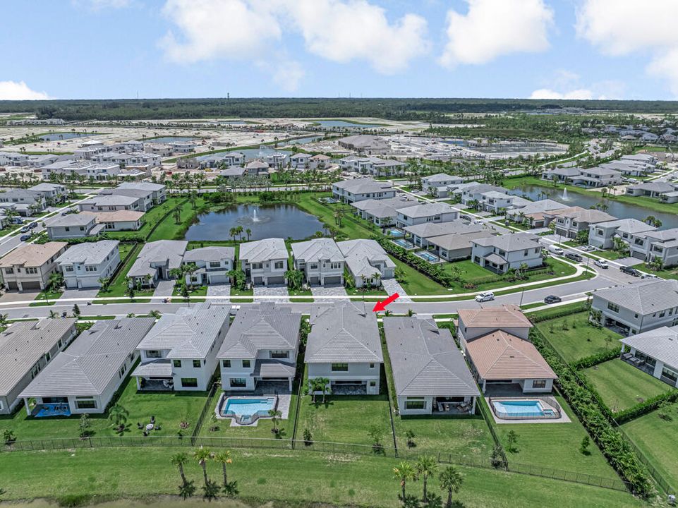 Под контрактом: $1,499,900 (5 спален, 7 ванн, 4267 Квадратных фут)