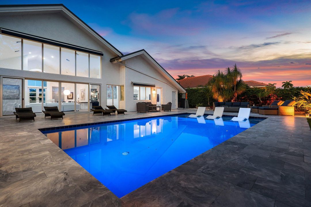 Activo con contrato: $2,275,000 (4 camas, 4 baños, 4546 Pies cuadrados)