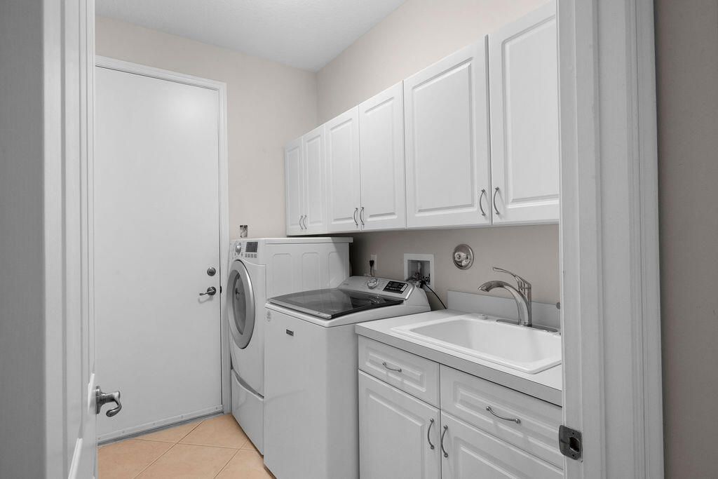 For Rent: $5,500 (3 beds, 3 baths, 2627 Square Feet)