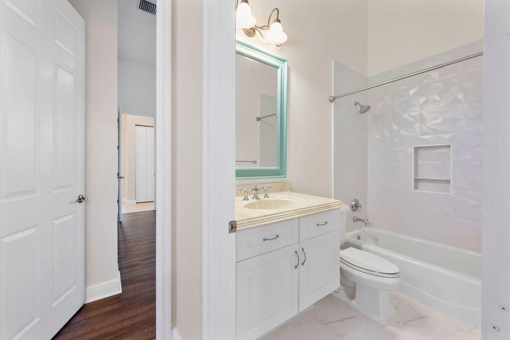 For Rent: $5,500 (3 beds, 3 baths, 2627 Square Feet)