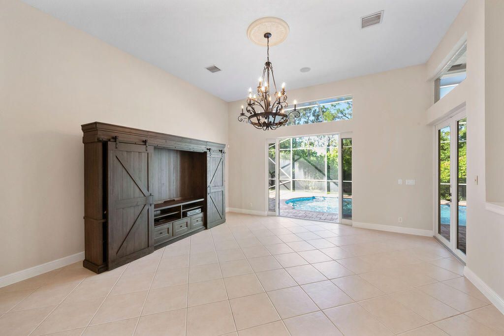 For Rent: $5,500 (3 beds, 3 baths, 2627 Square Feet)