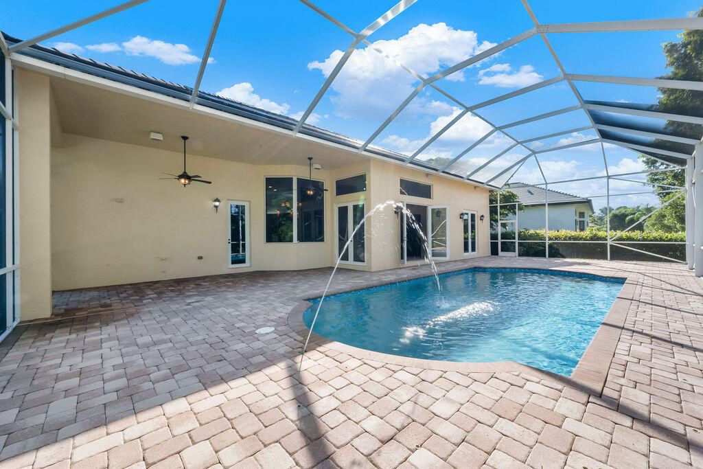 For Rent: $5,500 (3 beds, 3 baths, 2627 Square Feet)