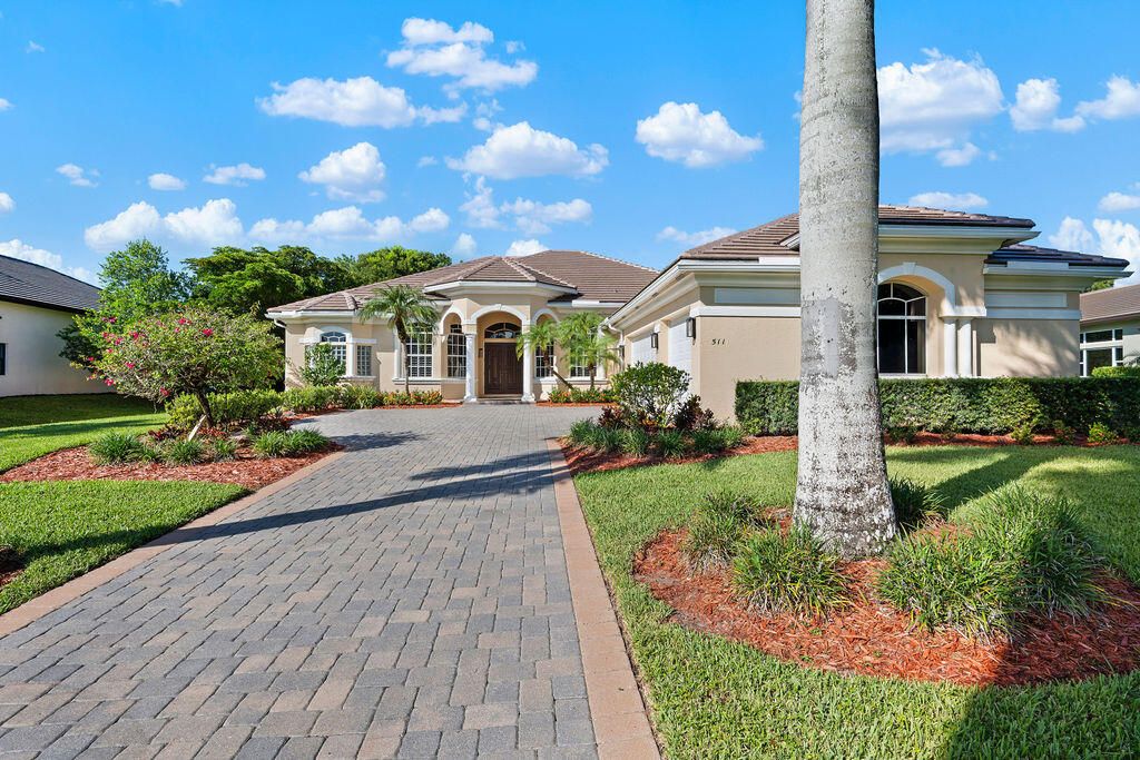 For Rent: $5,500 (3 beds, 3 baths, 2627 Square Feet)