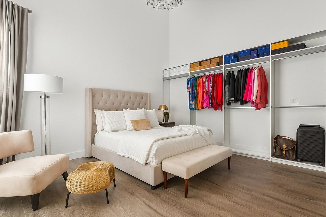 Activo con contrato: $2,275,000 (4 camas, 4 baños, 4546 Pies cuadrados)