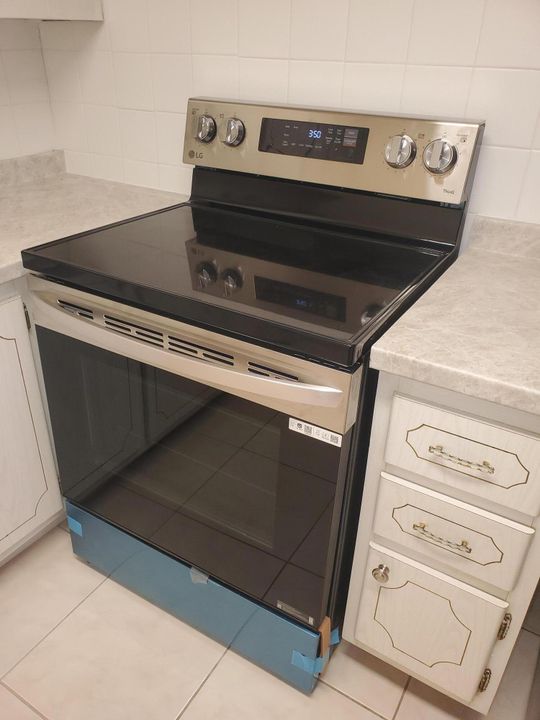 待售: $103,999 (2 贝兹, 1 浴室, 828 平方英尺)