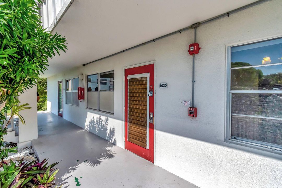 Active With Contract: $99,000 (2 beds, 1 baths, 841 Square Feet)