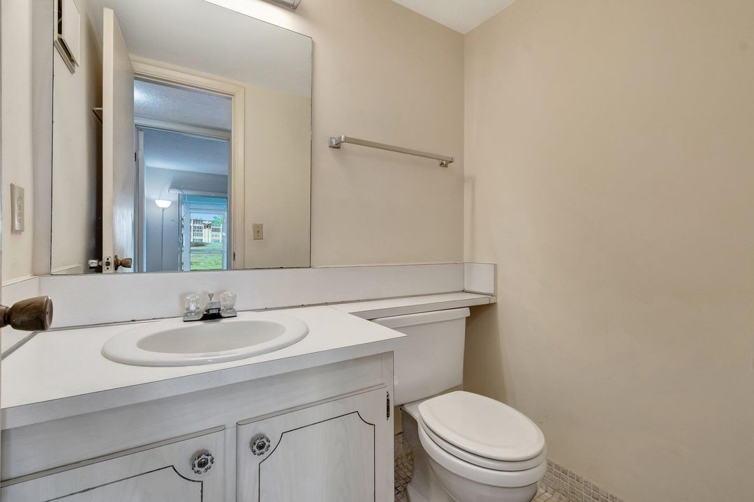 Active With Contract: $99,000 (2 beds, 1 baths, 841 Square Feet)