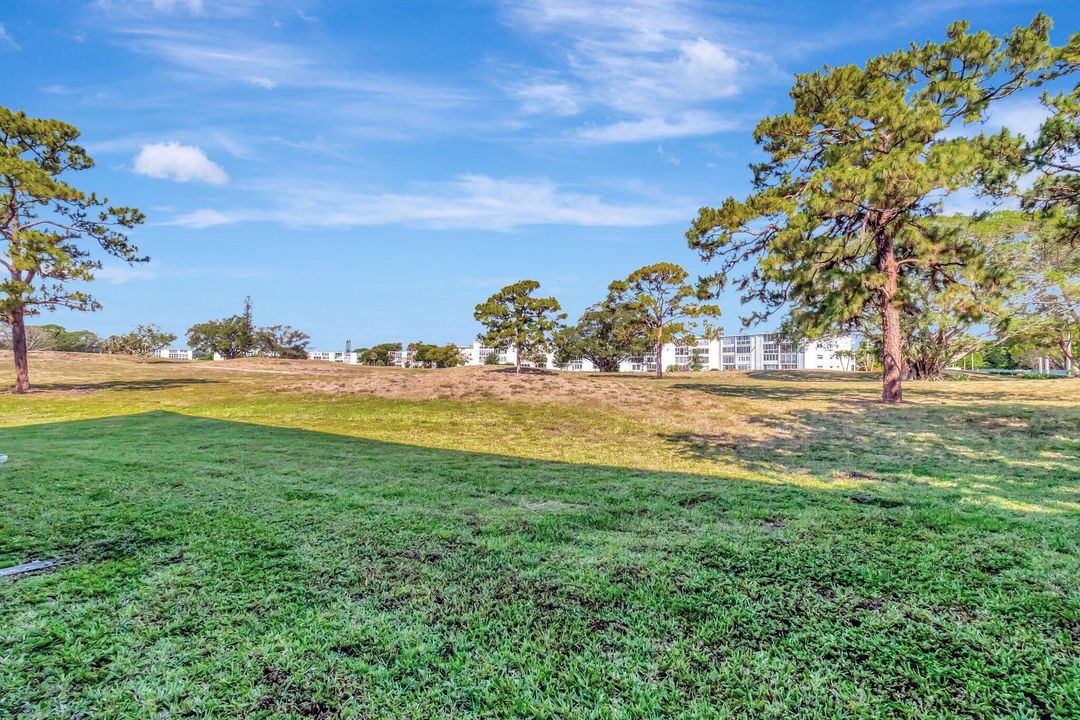 Active With Contract: $99,000 (2 beds, 1 baths, 841 Square Feet)