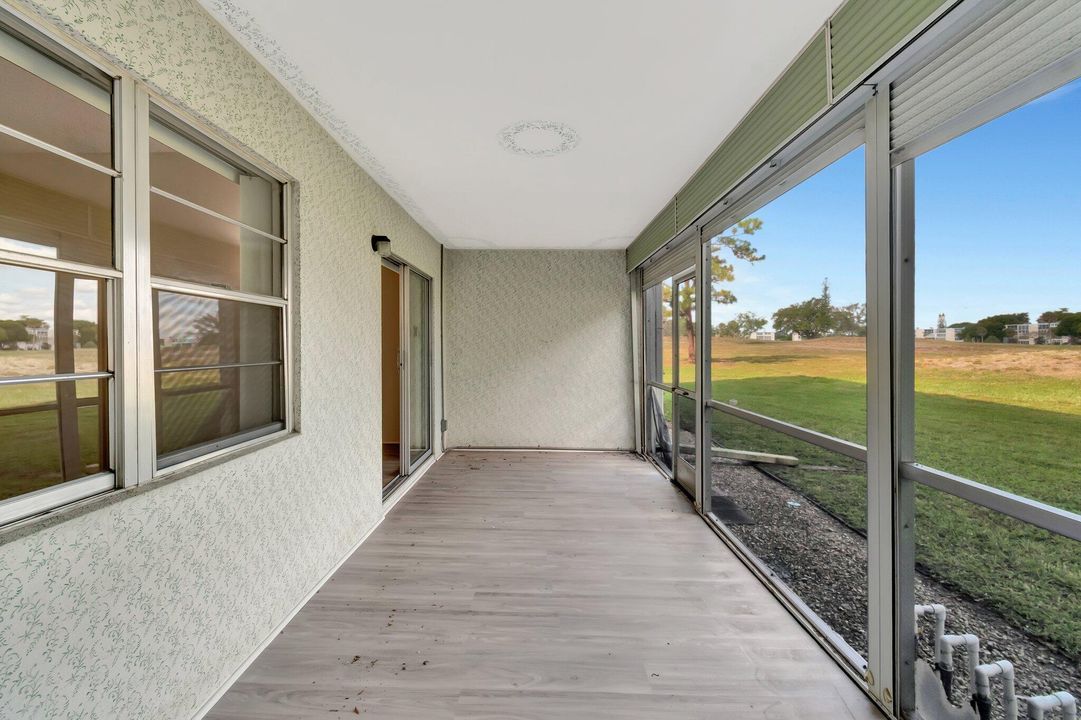 Active With Contract: $99,000 (2 beds, 1 baths, 841 Square Feet)