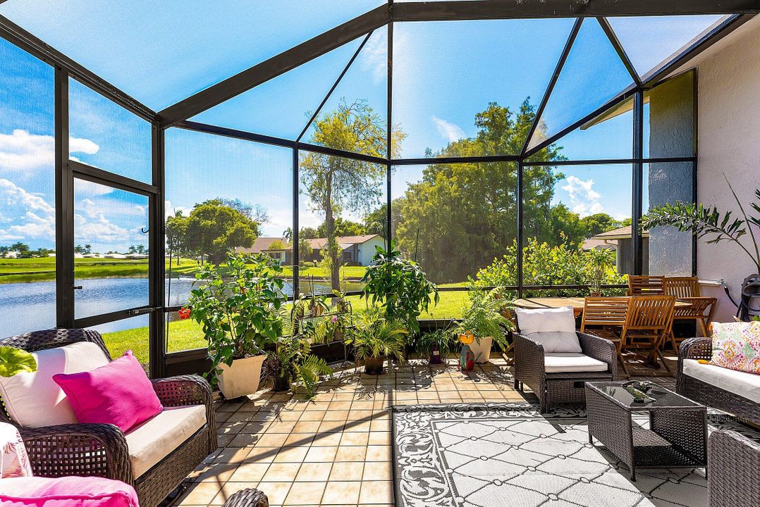 最近售出: $885,000 (3 贝兹, 2 浴室, 2360 平方英尺)