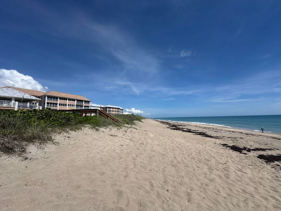 For Rent: $3,500 (2 beds, 1 baths, 925 Square Feet)